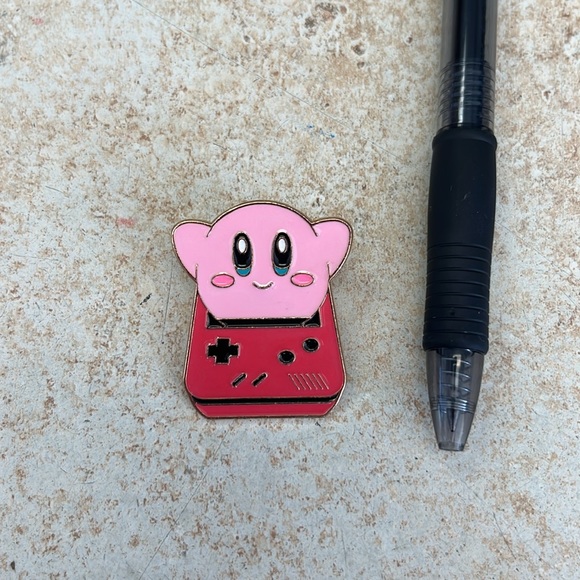 Kirby Gameboy Pin - Picture 2 of 3